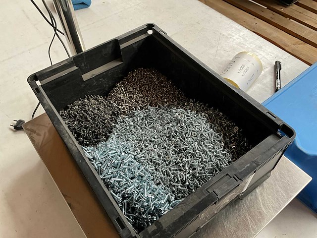 Würth 15.22kg assorti bevestigingsmaterialen in stapelbare bak - afbeelding 6 van  9