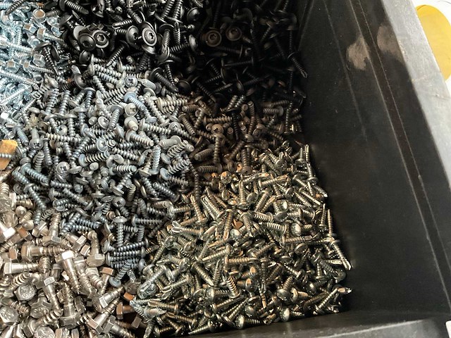 Würth 15.23kg assorti bevestigingsmaterialen in stapelbare bak - afbeelding 3 van  8