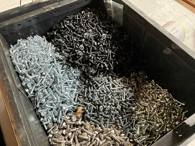 Würth 15.23kg assorti bevestigingsmaterialen in stapelbare bak - afbeelding 5 van  8