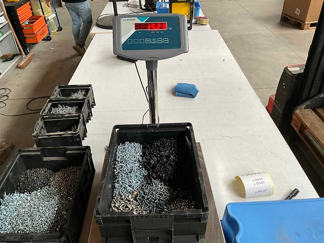 Würth 15.23kg assorti bevestigingsmaterialen in stapelbare bak - afbeelding 6 van  8