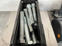 Würth 15.57 kg zeskant tapbout m27x180 in stapelbare bak - afbeelding 2 van  3