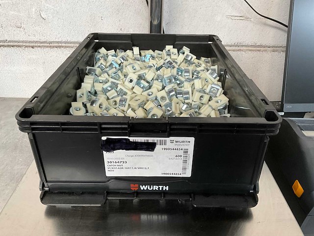 Würth 15.81 kg catch nut 16x11,8/29x12,7 in stapelbare bak - afbeelding 1 van  6