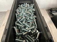 Würth 15.83 kg zeskant tapbout m10x35 in stapelbare bak - afbeelding 3 van  5