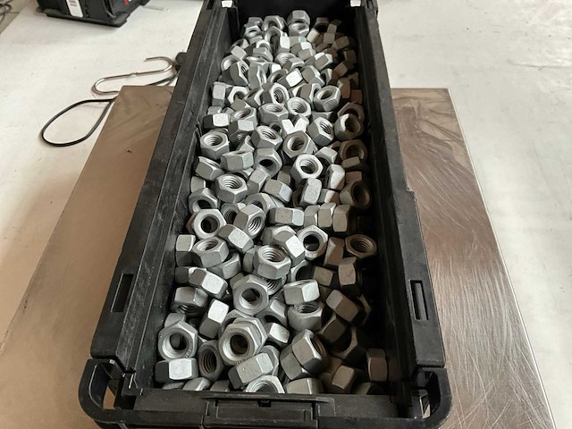 Würth 15.85kg zeskantmoer m12 in stapelbare bak - afbeelding 3 van  6