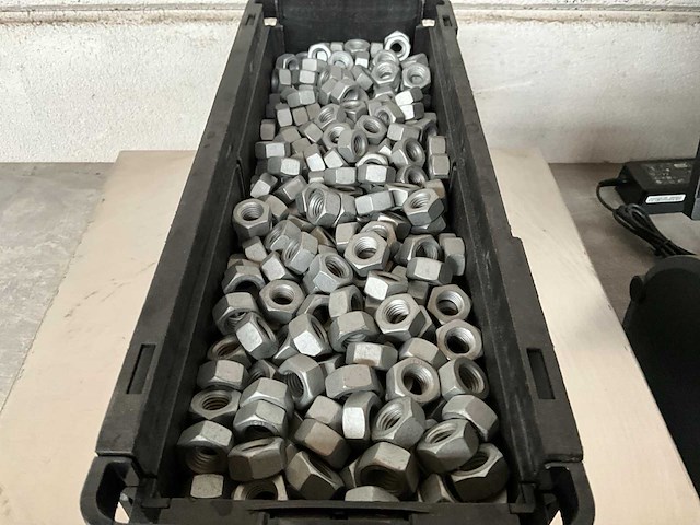 Würth 15.92 kg zeskantmoer m12 in stapelbare bak - afbeelding 3 van  5