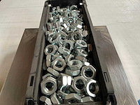 Würth 16.39kg zeskantmoer laag m20x1,5 in stapelbare bak - afbeelding 1 van  3