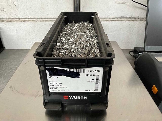 Würth 17.02 kg zeskant tapbout m6x12 in stapelbare bak - afbeelding 1 van  4