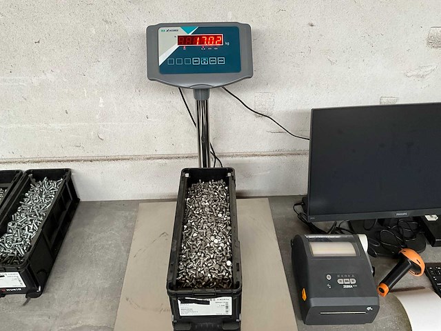 Würth 17.02 kg zeskant tapbout m6x12 in stapelbare bak - afbeelding 2 van  4