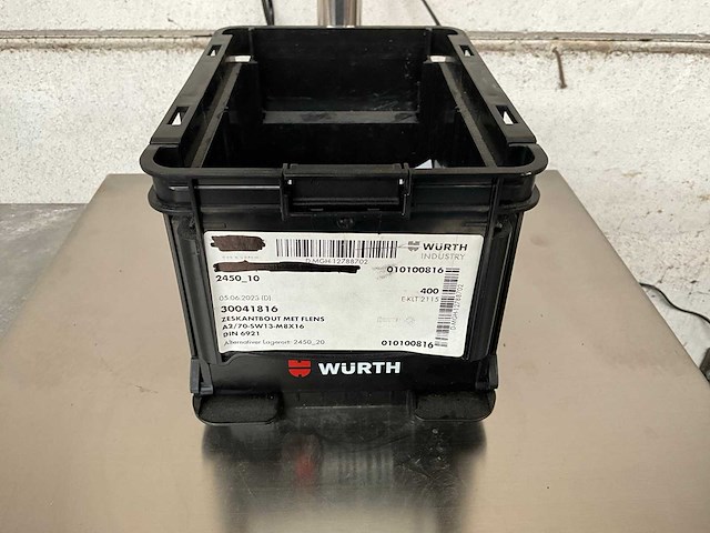 Würth 1.71 kg zeskantbout met flens m8 x 16 in stapelbare bak - afbeelding 1 van  5