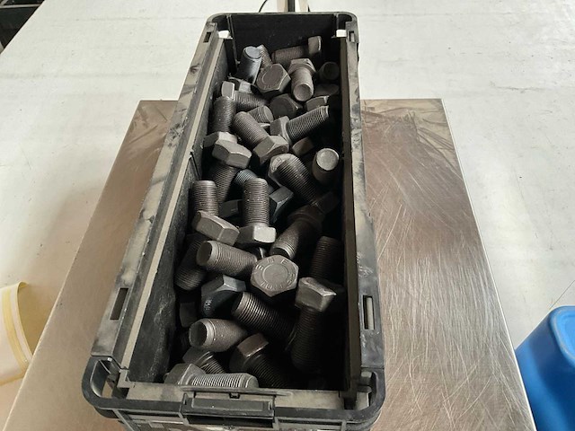 Würth 17.10kg zeskanttapbout m20x1,5x40 in stapelbare bak - afbeelding 3 van  6