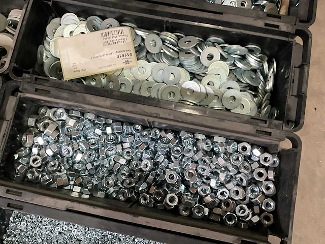 Würth 172.5 kg assorti moeren en ringen in stapelbare bak - afbeelding 9 van  13