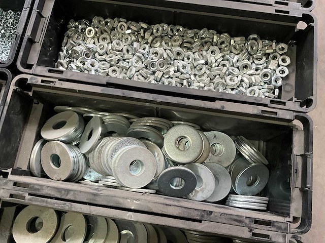Würth 172.5 kg assorti moeren en ringen in stapelbare bak - afbeelding 12 van  13