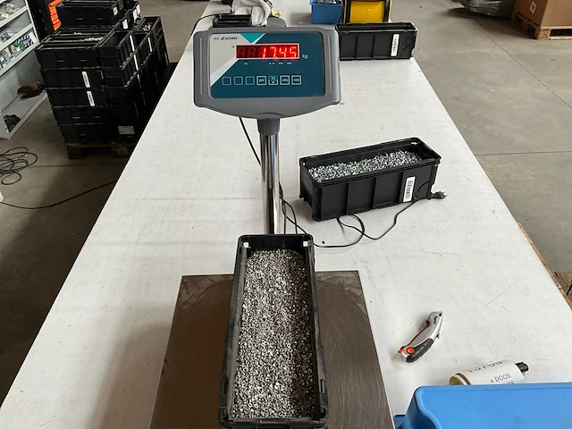Würth 17.44kg zeskantmoer m3 in stapelbare bak - afbeelding 6 van  6
