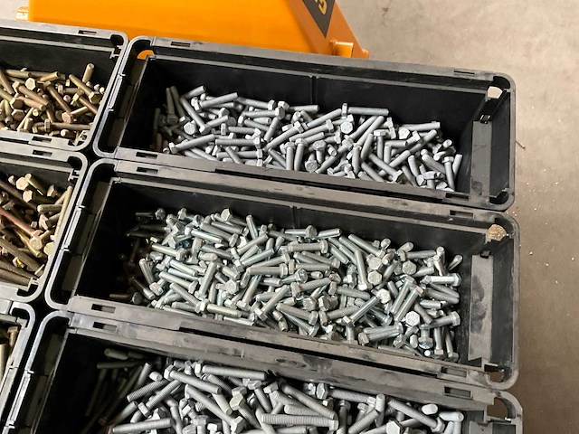 Würth 178 kg assorti zeskant tapbout in stapelbare bakken - afbeelding 2 van  13