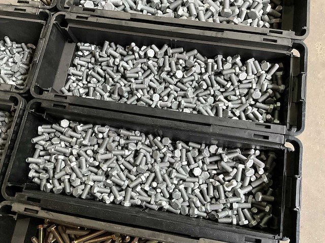 Würth 178 kg assorti zeskant tapbout in stapelbare bakken - afbeelding 9 van  13