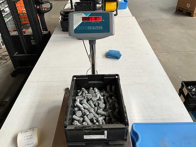 Würth 19.17kg schroef zeskantkop met voldraad m20x50 in stapelbare bak - afbeelding 2 van  6