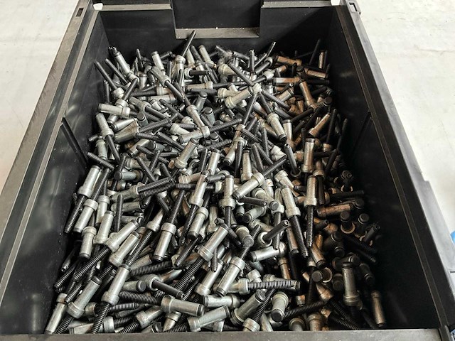 Würth 19.93kg blindklinknagel platbolkop 7,9x25 4-klb 7,9x11,1 in stapelbare bak - afbeelding 3 van  5