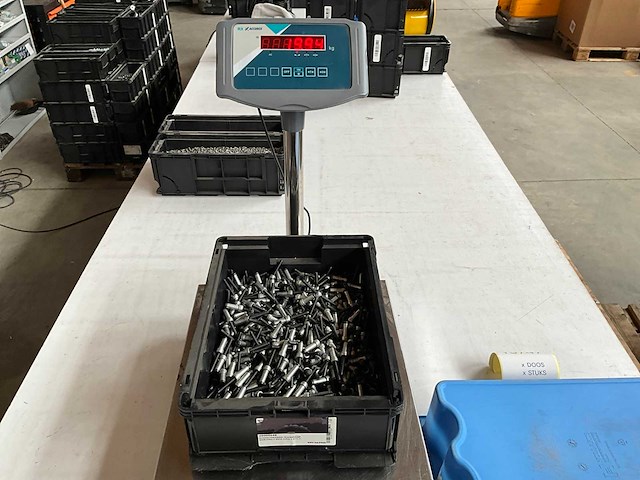 Würth 19.93kg blindklinknagel platbolkop 7,9x25 4-klb 7,9x11,1 in stapelbare bak - afbeelding 2 van  5