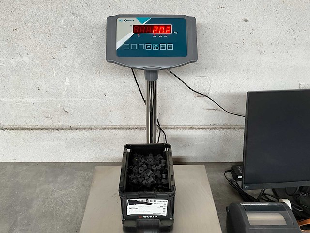 Würth 2.02 kg neopreen blindklinkmoer m6 in stapelbare bak - afbeelding 2 van  3