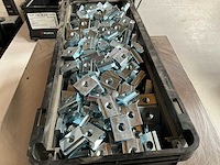Würth 20.31kg profiel, glijmoeren en glijvlak m8 25x20x8 nzg in stapelbare bak - afbeelding 2 van  7