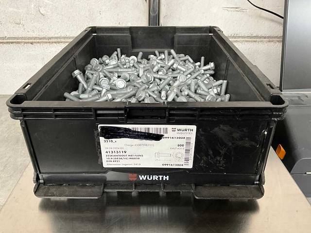 Würth 21.65 kg zeskantbout met flens m8x50 in stapelbare bak - afbeelding 1 van  4