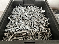 Würth 21.65 kg zeskantbout met flens m8x50 in stapelbare bak - afbeelding 2 van  4