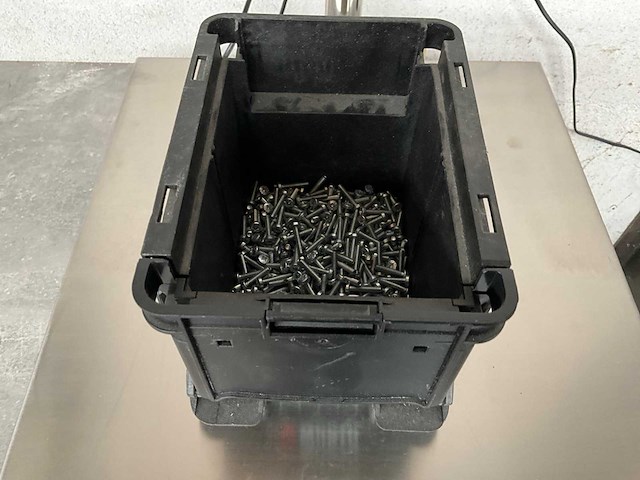 Würth 2.18 kg schroef in stapelbare bak - afbeelding 2 van  8