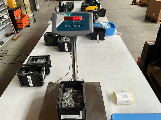 Würth 2.26kg vlakstekkerhuls 6,3x0,8 in stapelbare bak - afbeelding 4 van  6