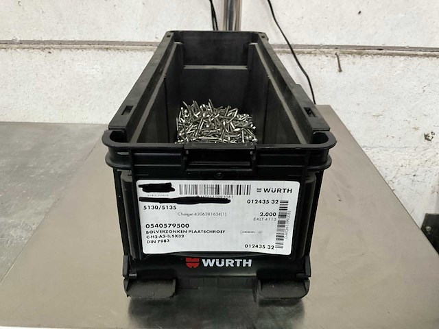 Würth 2.35 kg rvs bolverzonken plaatschroef 3,5 x 32 in stapelbare bak - afbeelding 1 van  5