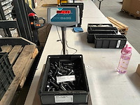 Würth 24.17kg zeskantbout met fijne draad m16 x 1,5 x 80 in stapelbare bak - afbeelding 4 van  6