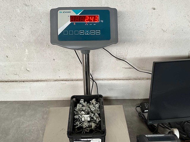 Würth 2.43 kg bevestigingsklem/kabelhouder caddy in stapelbare bak - afbeelding 2 van  6