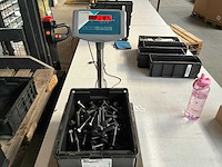 Würth 25.12kg zeskantbout met fijne draad m16 x 1,5 x 80 in stapelbare bak - afbeelding 3 van  6