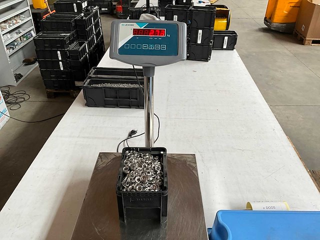 Würth 2,72kg clamp washer 9x1,9x18,4 in stapelbare bak - afbeelding 3 van  6