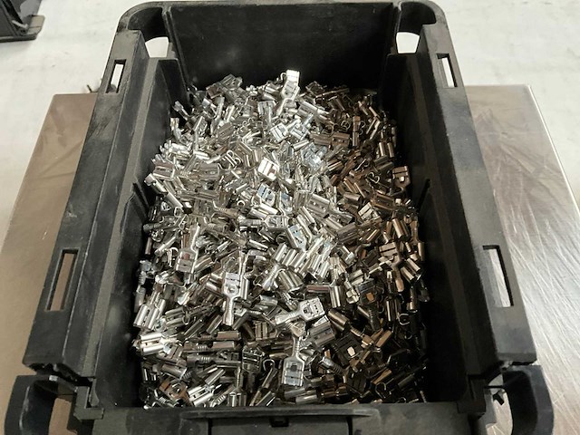 Würth 2.78kg vlakstekkerhuls 6,3x0,8 in stapelbare bak - afbeelding 3 van  6