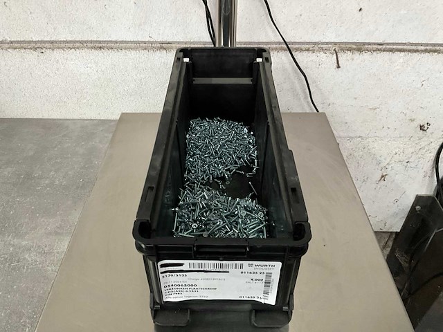 Würth 2.83 kg assorti verzonken plaatschroef in stapelbare bak - afbeelding 1 van  7