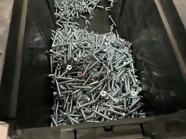 Würth 2.83 kg assorti verzonken plaatschroef in stapelbare bak - afbeelding 3 van  7