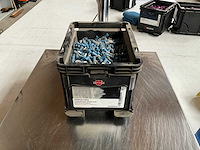 Würth 2,88kg kabelschoen geïsoleerd blauw 6,3x0,8mm in stapelbare bak - afbeelding 1 van  5