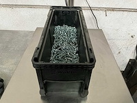 Würth 2.92 kg assorti schroeven en zelfborende zeskant schroeven in stapelbare bak - afbeelding 1 van  7