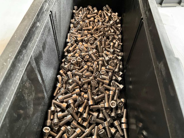 Würth 3.02kg cilinderschroef m6x14 in stapelbare bak - afbeelding 3 van  6