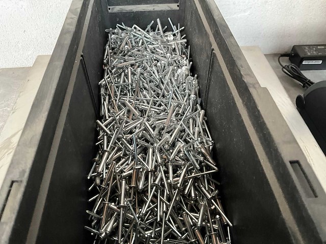 Würth 3.39 kg blindklinknagel platbolkop alu 4 x 20 in stapelbare bak - afbeelding 3 van  5