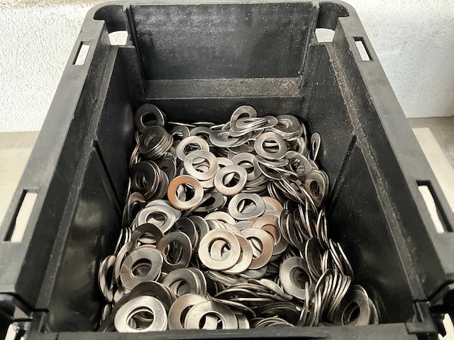 Würth 3.50 kg gegolfde veerring d10,5 in stapelbare bak - afbeelding 3 van  5