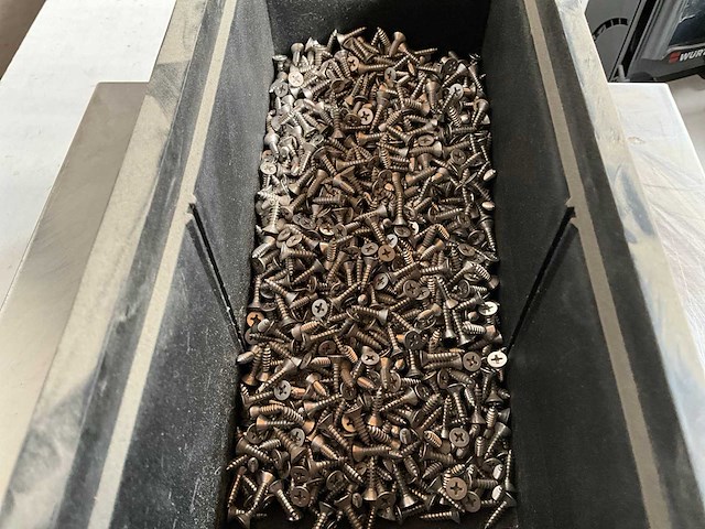 Würth 3.54kg plaatschroef 4,2 x 16 in stapelbare bak - afbeelding 3 van  6