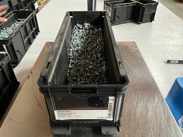 Würth 3.58kg plaatschroef verzonken kop 5x25 in stapelbare bak - afbeelding 1 van  6