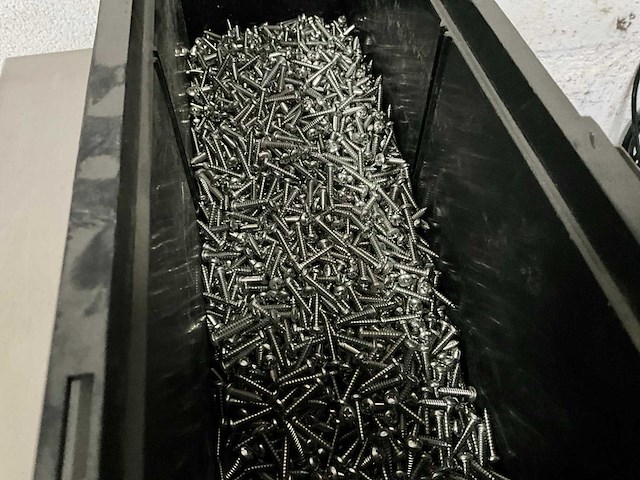 Würth 3.59 kg plaatschroef lbk 3,5 x 19 in stapelbare bak - afbeelding 3 van  5