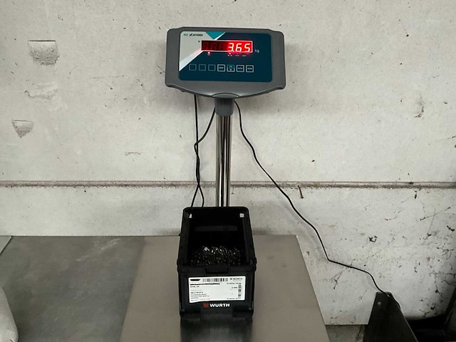 Würth 3.65 kg cilinderschroef m4 x 10 in stapelbare bak - afbeelding 3 van  5