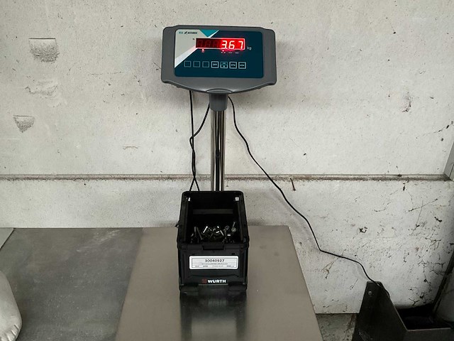 Würth 3.67 kg schroef m8 x 40 in stapelbare bak - afbeelding 3 van  5
