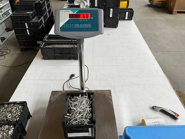 Würth 3.77kg blindklinknagel bolkop alu 12,5-16,0/4,8x21 in stapelbare bak - afbeelding 6 van  6