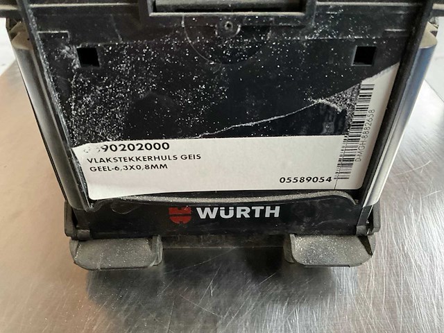 Würth 3.85kg vlakstekkerhuls geel 6,3x0,8mm in stapelbare bak - afbeelding 1 van  5