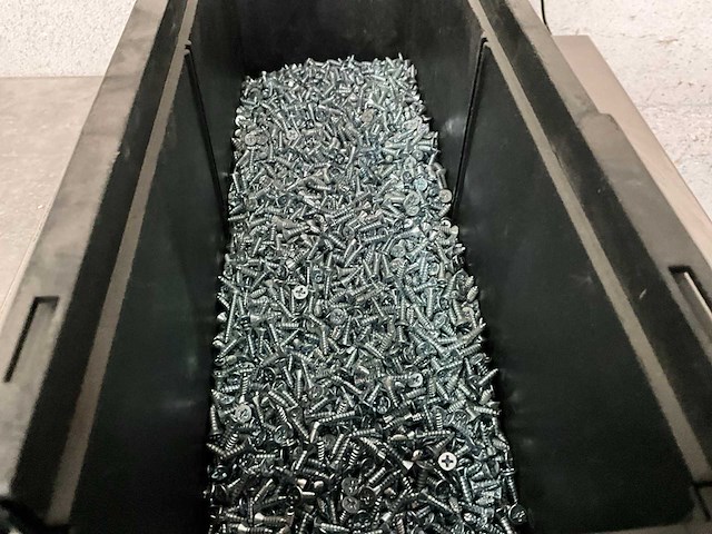 Würth 4,02 kg verzonken plaatschroef 3,5 x 13 in stapelbare bak - afbeelding 3 van  5