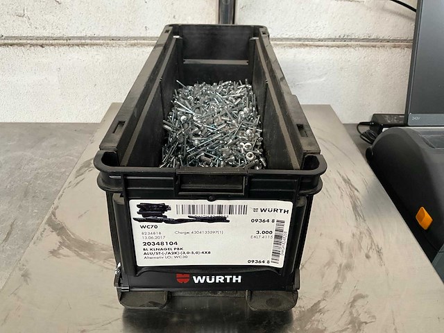 Würth 4.10 kg blindklinknagel pbk alu 3,0-5,0 -4x8 in stapelbare bak - afbeelding 1 van  3